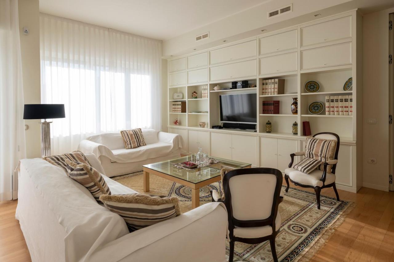 Casa Gramsci Luxury Apartment ペザロ エクステリア 写真
