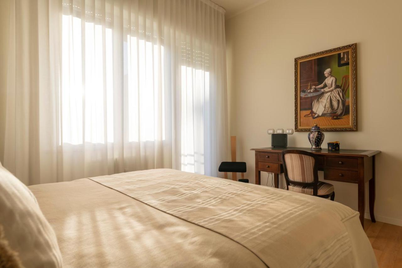 Casa Gramsci Luxury Apartment ペザロ エクステリア 写真